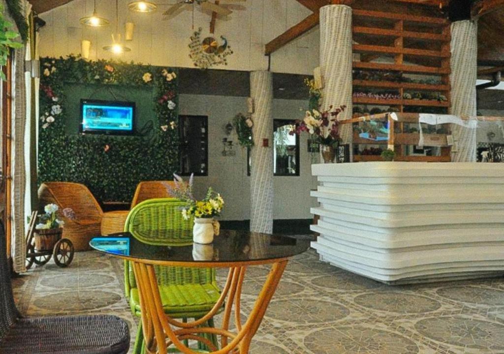 Infinite Green Pension プエルト・プリンセサ エクステリア 写真